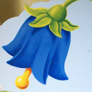 Nástěnná malovaná hračka s motivem zvonku